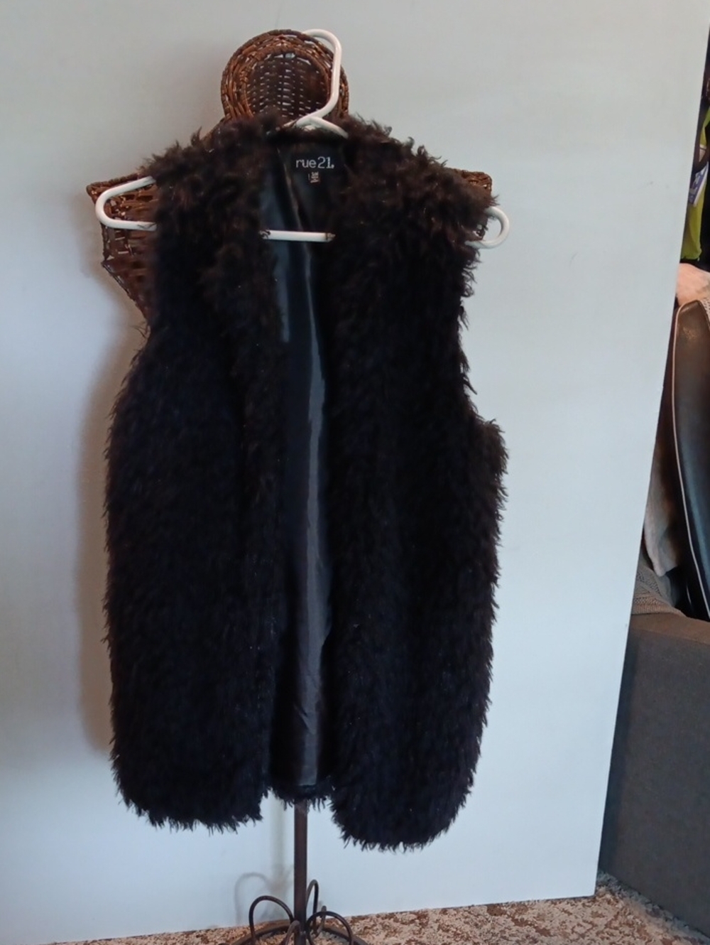 rue21 Black Faux Fur Open-Front Vest